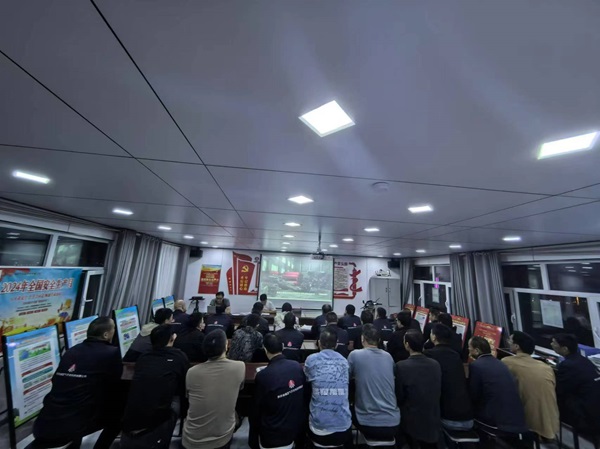 下组功夫，，，，，铺就清静路.jpg